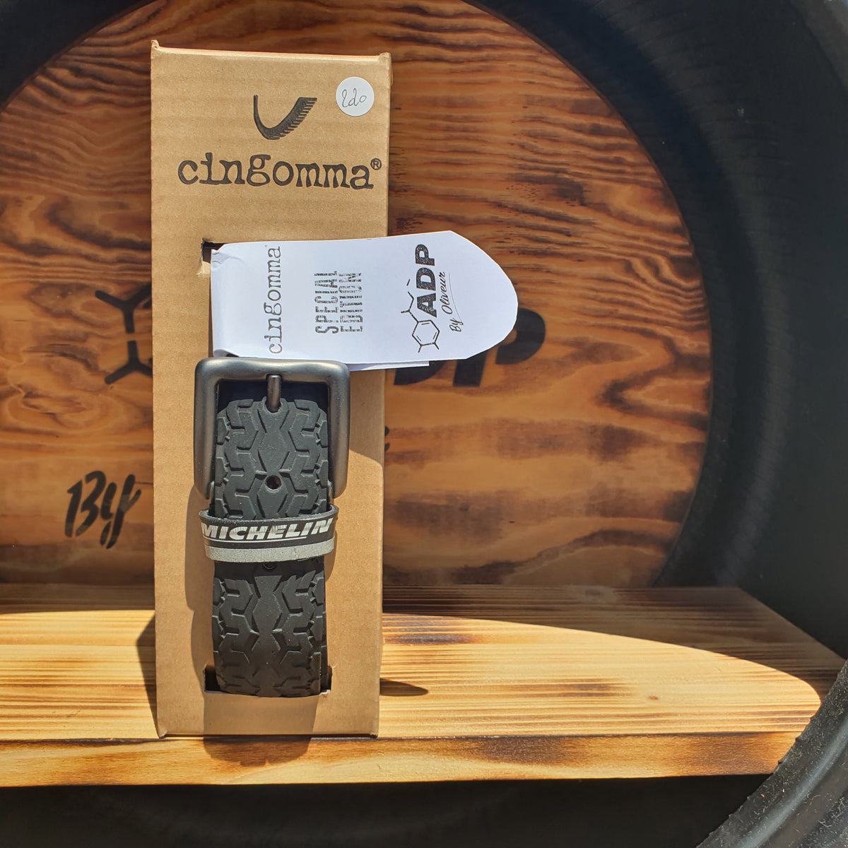 Ceinture en pneu recyclé Cingomma × ADP